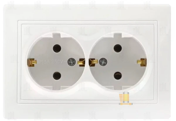 Розетка Smartbuy 2-местная с заземлением 16А белая "Венера"
